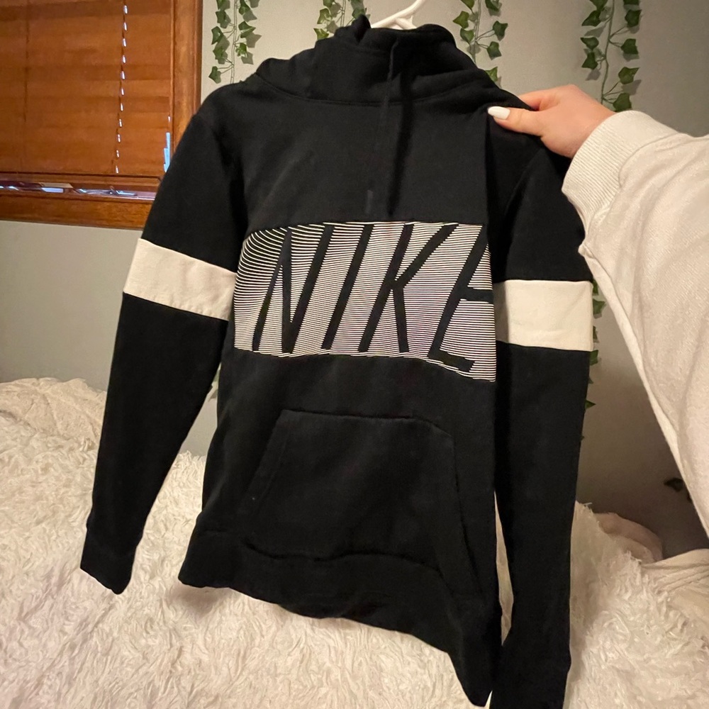 nike thermal hoodie